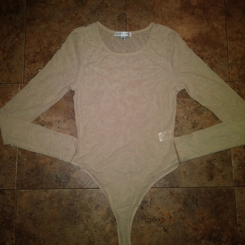 Nude size small one piece just like in the poctute - Picture 2 of 8